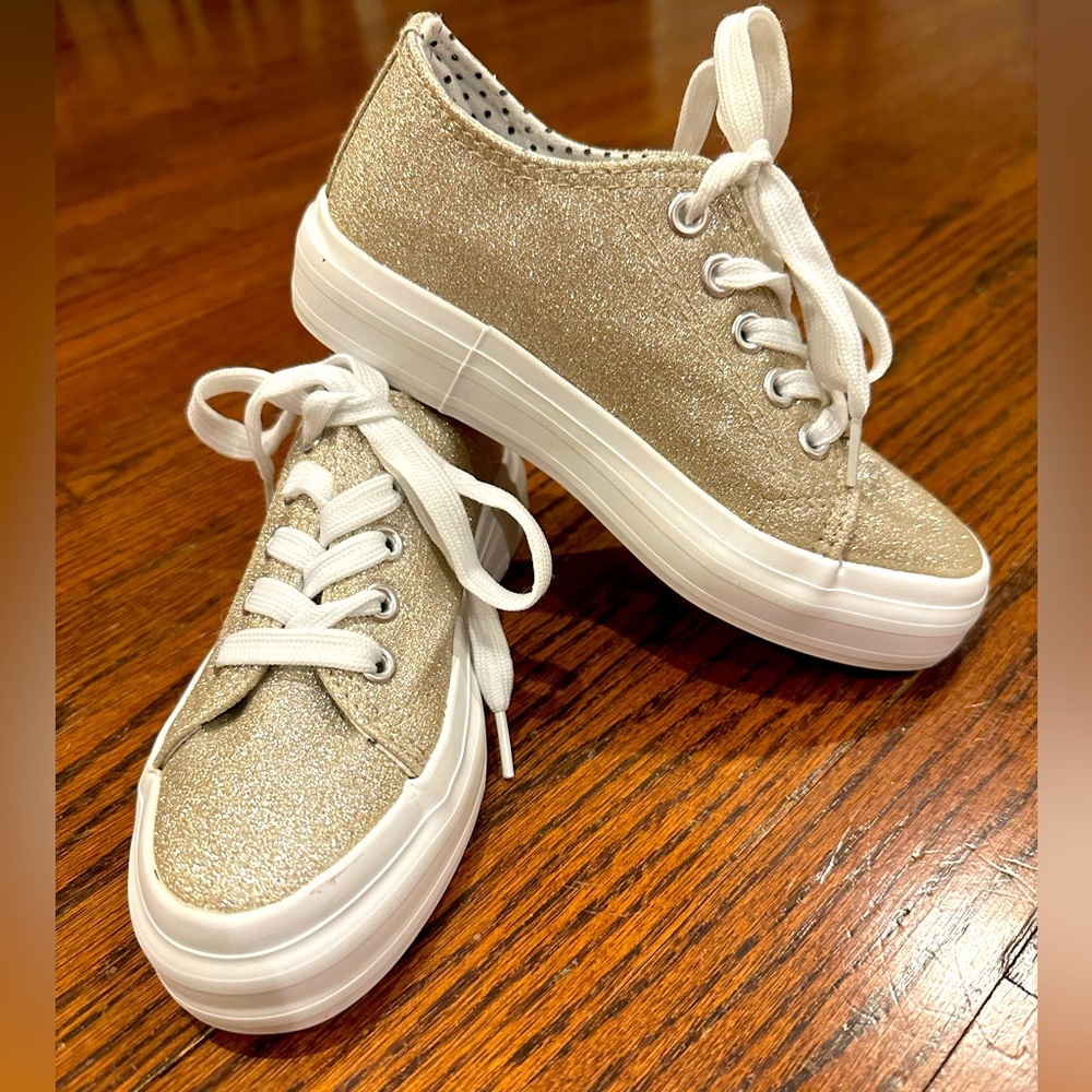 Tommy Bahama little girls never worn gold glitter sneakers